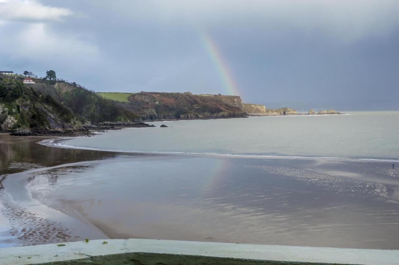 Sea Legs - 2 Bedroom Apartment - Tenby Bagian luar foto