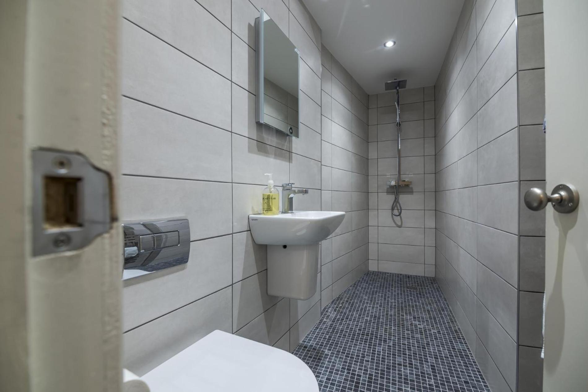 Sea Legs - 2 Bedroom Apartment - Tenby Bagian luar foto