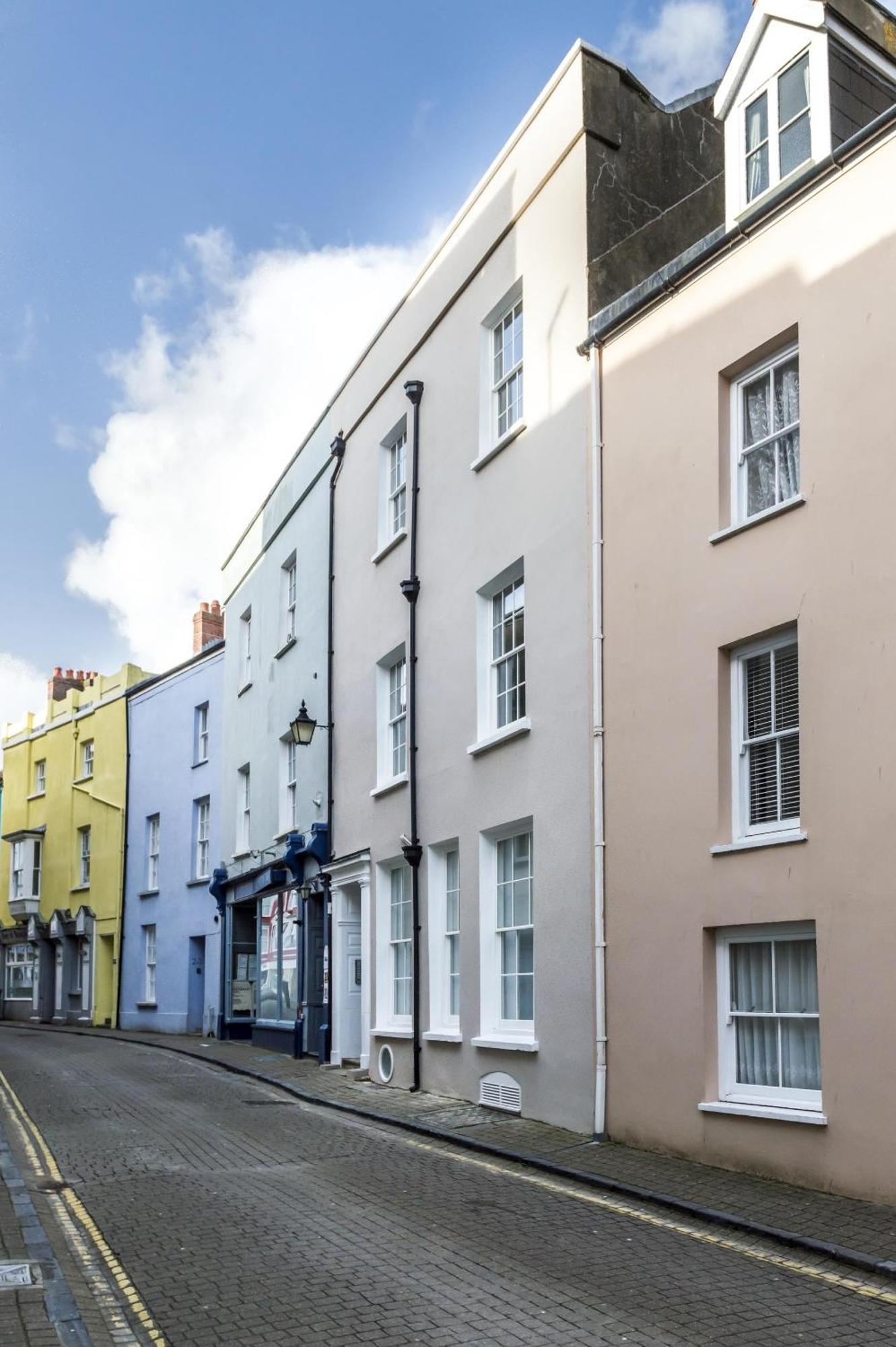 Sea Legs - 2 Bedroom Apartment - Tenby Bagian luar foto
