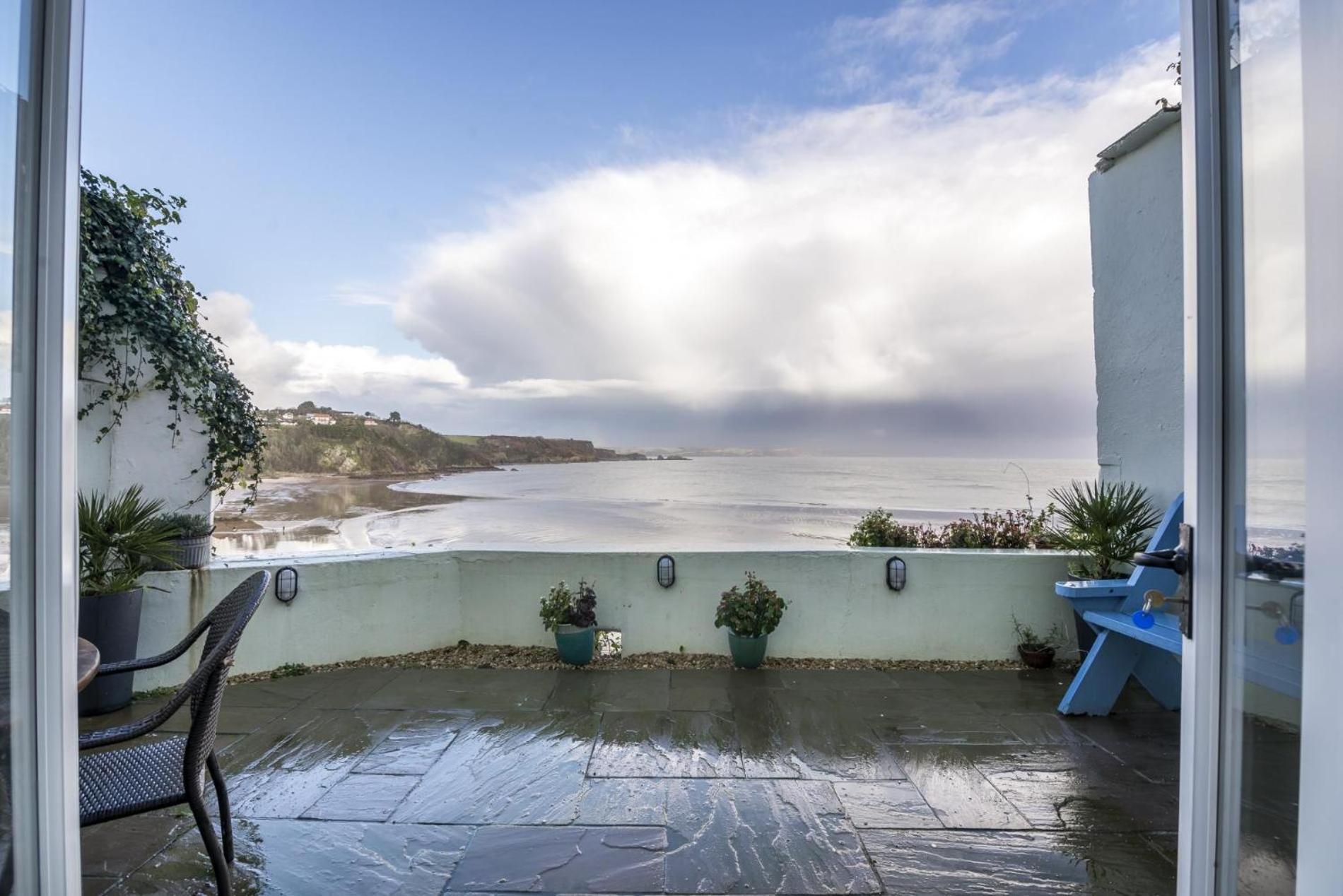 Sea Legs - 2 Bedroom Apartment - Tenby Bagian luar foto